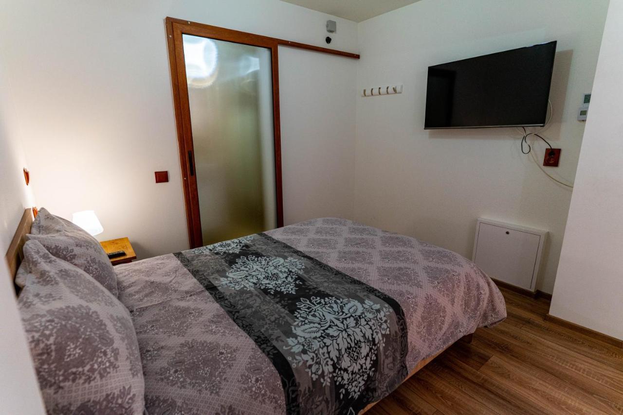 Ferienwohnung La Bebe 2 Beds Hunedoara Exterior foto