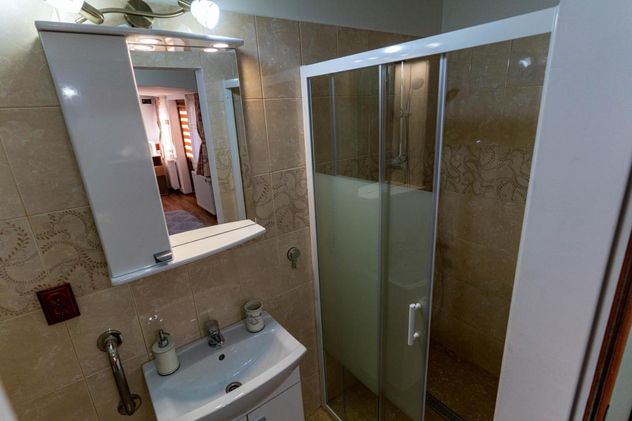 Ferienwohnung La Bebe 2 Beds Hunedoara Exterior foto